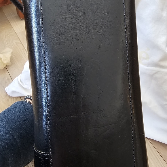 Brand New Brighton Shoulder Bag Black Leather, Gorgeous Silver Tone Accents - Picture 10 of 16